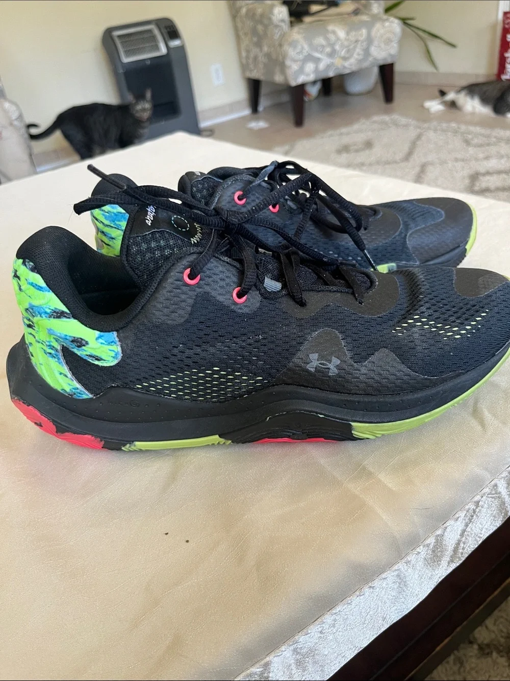 Under Armour Black and Neon Green Athletic Shoe (Men's Size 10)